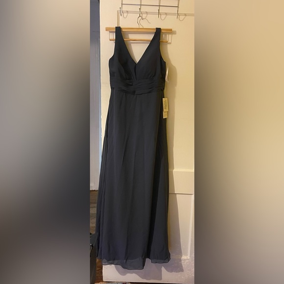 Dress - Picture 6 of 11